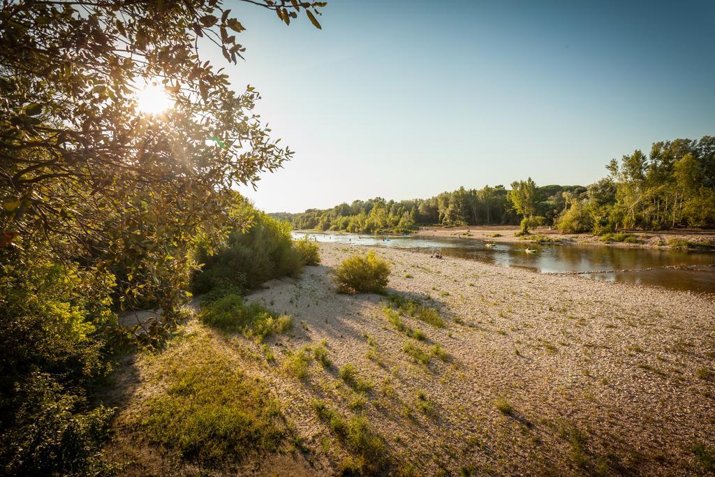 Camping La Sousta**** Remoulins Exterior foto