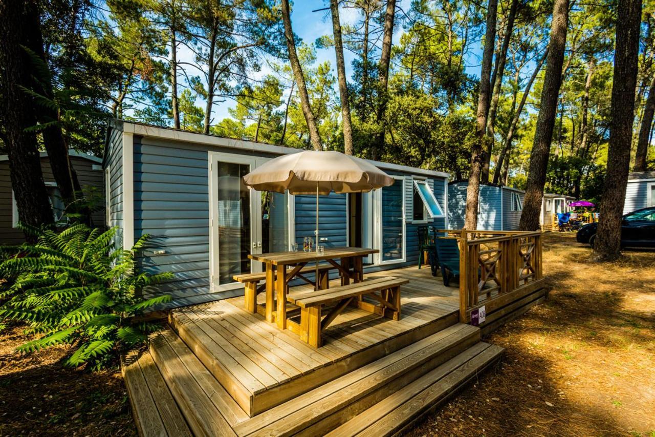 Camping La Sousta**** Remoulins Exterior foto